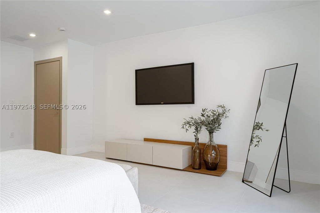 Real estate property located at 1221 Biarritz Dr, Miami-dade, Oceanside Sec Isle Of Nor, Miami Beach, FL