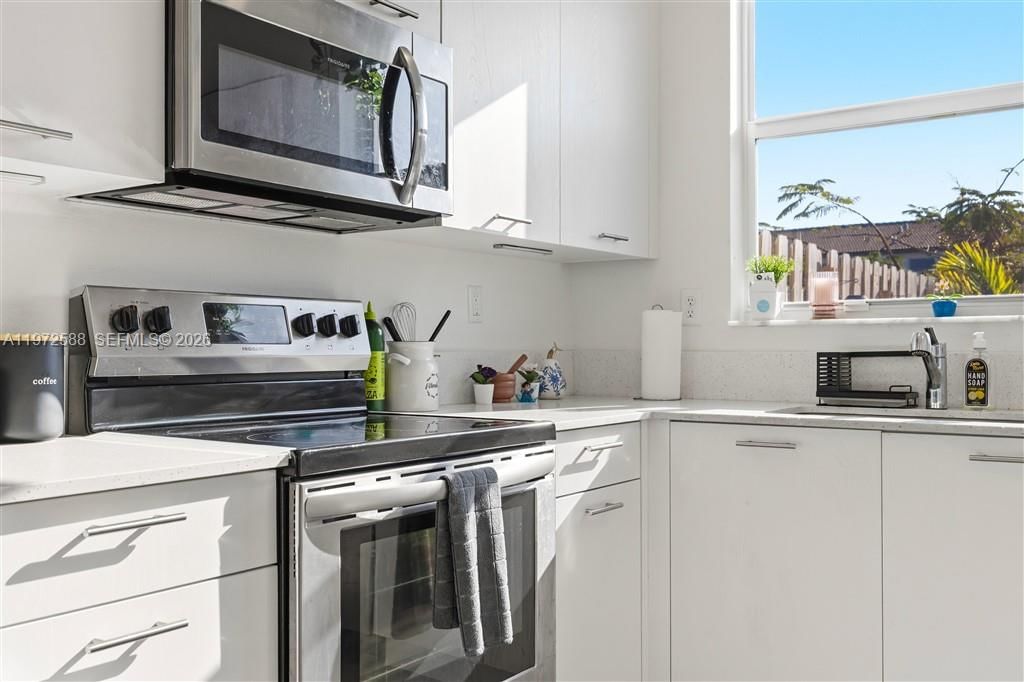 Real estate property located at 12245 24th Pl, Miami-dade, Golf Park Sec 1, Miami, FL