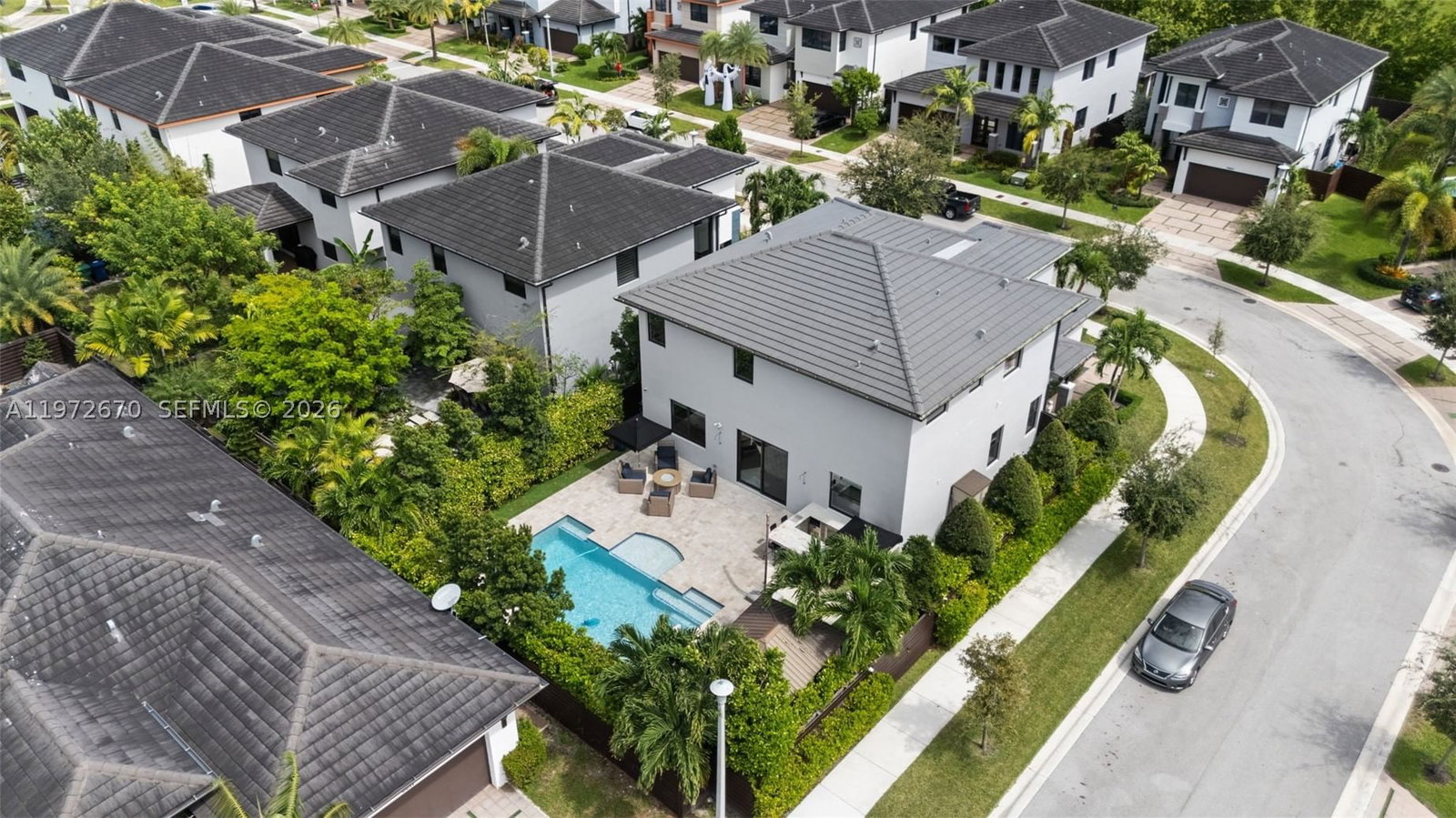 Real estate property located at 15450 88th Ave, Miami-dade, Dunnwoody Lake, Miami Lakes, FL