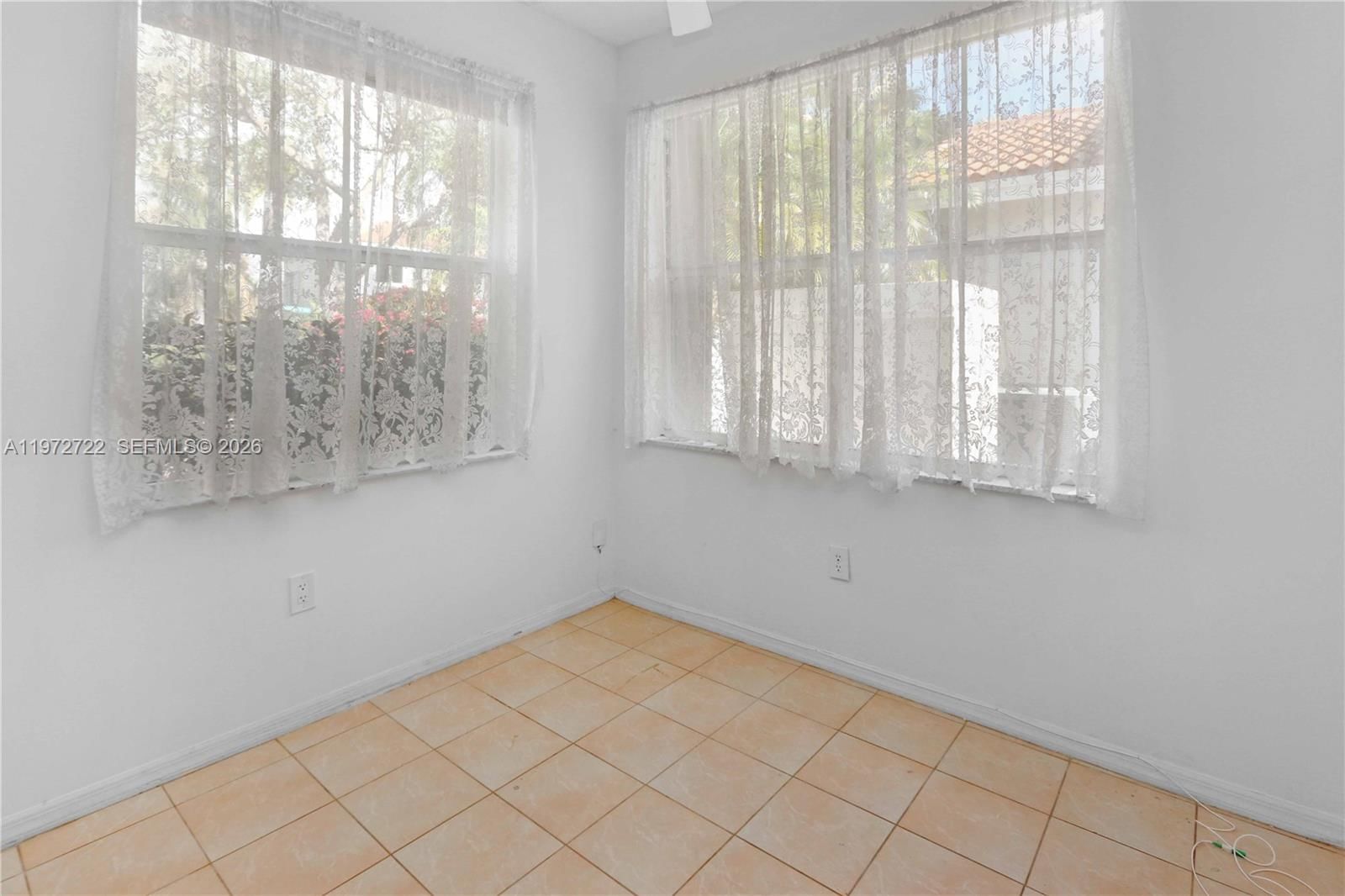 Real estate property located at 1521 Seagrape Way, Broward, West Lake Village Plat, Hollywood, FL