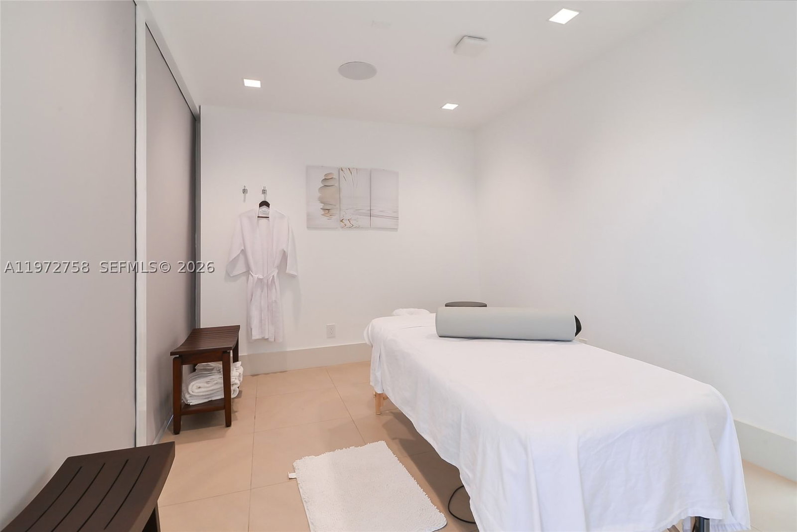 Real estate property located at 2200 OCEAN LN #3009-10, Broward, Point Of Americas, Fort Lauderdale, FL