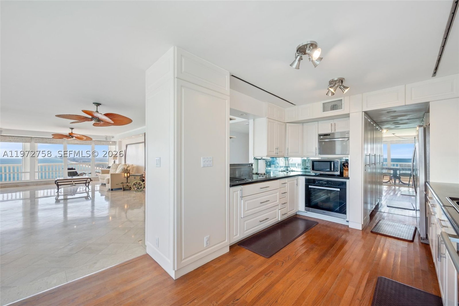 Real estate property located at 2200 OCEAN LN #3009-10, Broward, Point Of Americas, Fort Lauderdale, FL