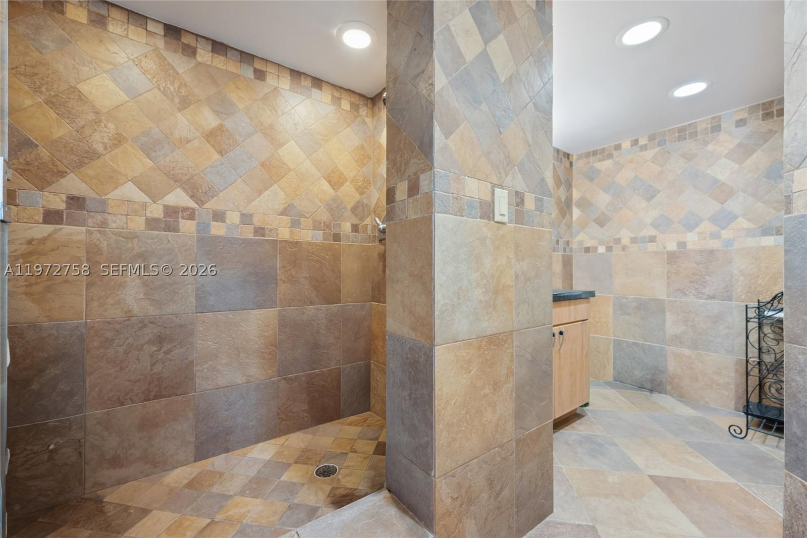 Real estate property located at 2200 OCEAN LN #3009-10, Broward, Point Of Americas, Fort Lauderdale, FL