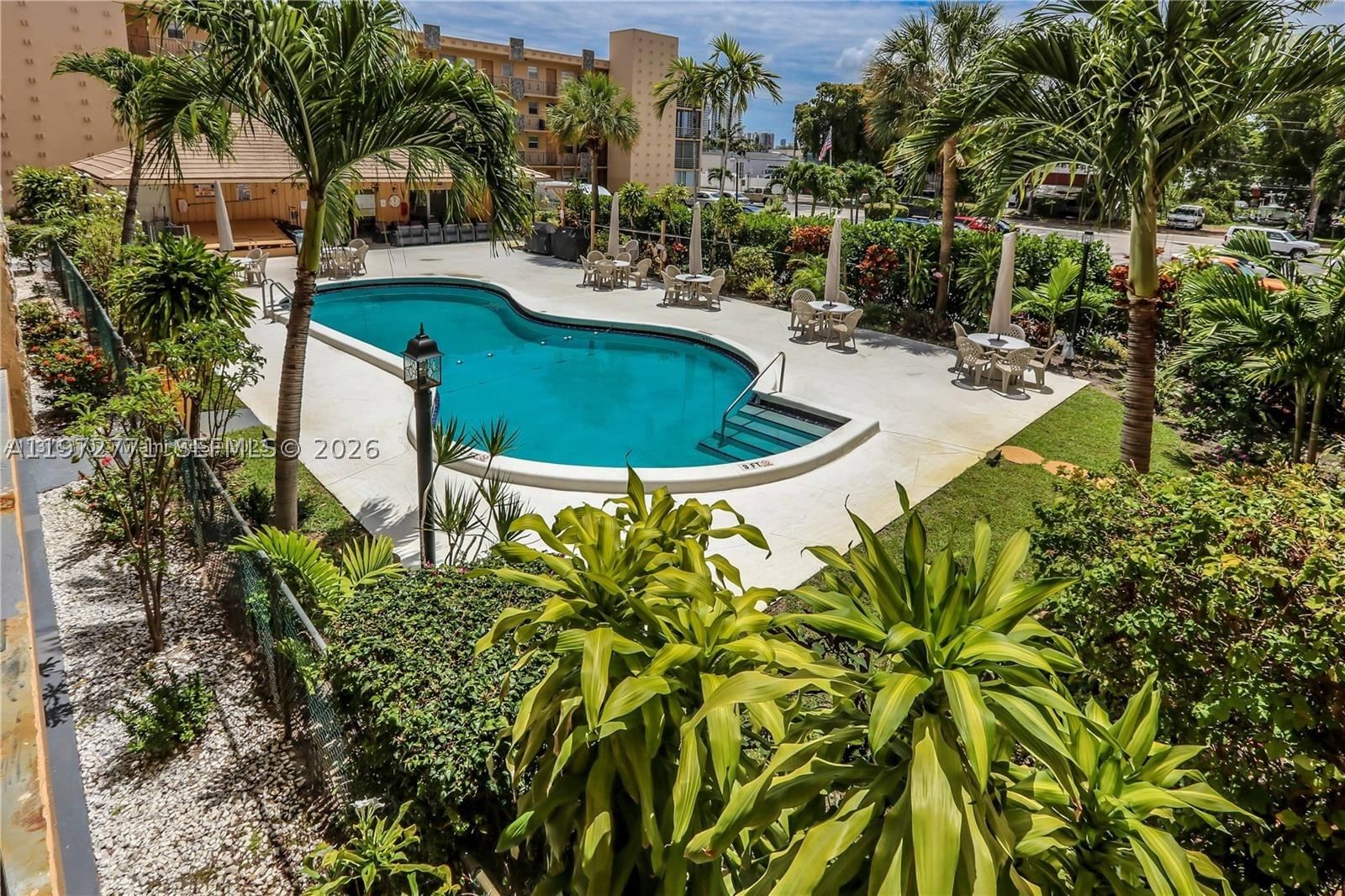 Real estate property located at 2145 Pierce St #421, Broward, Warrenton House Condo, Hollywood, FL