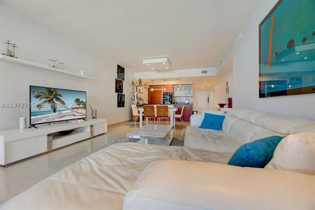 Real estate property located at 1830 Ocean Dr #3011, Broward, Beach Club Two Condo, Hallandale Beach, FL