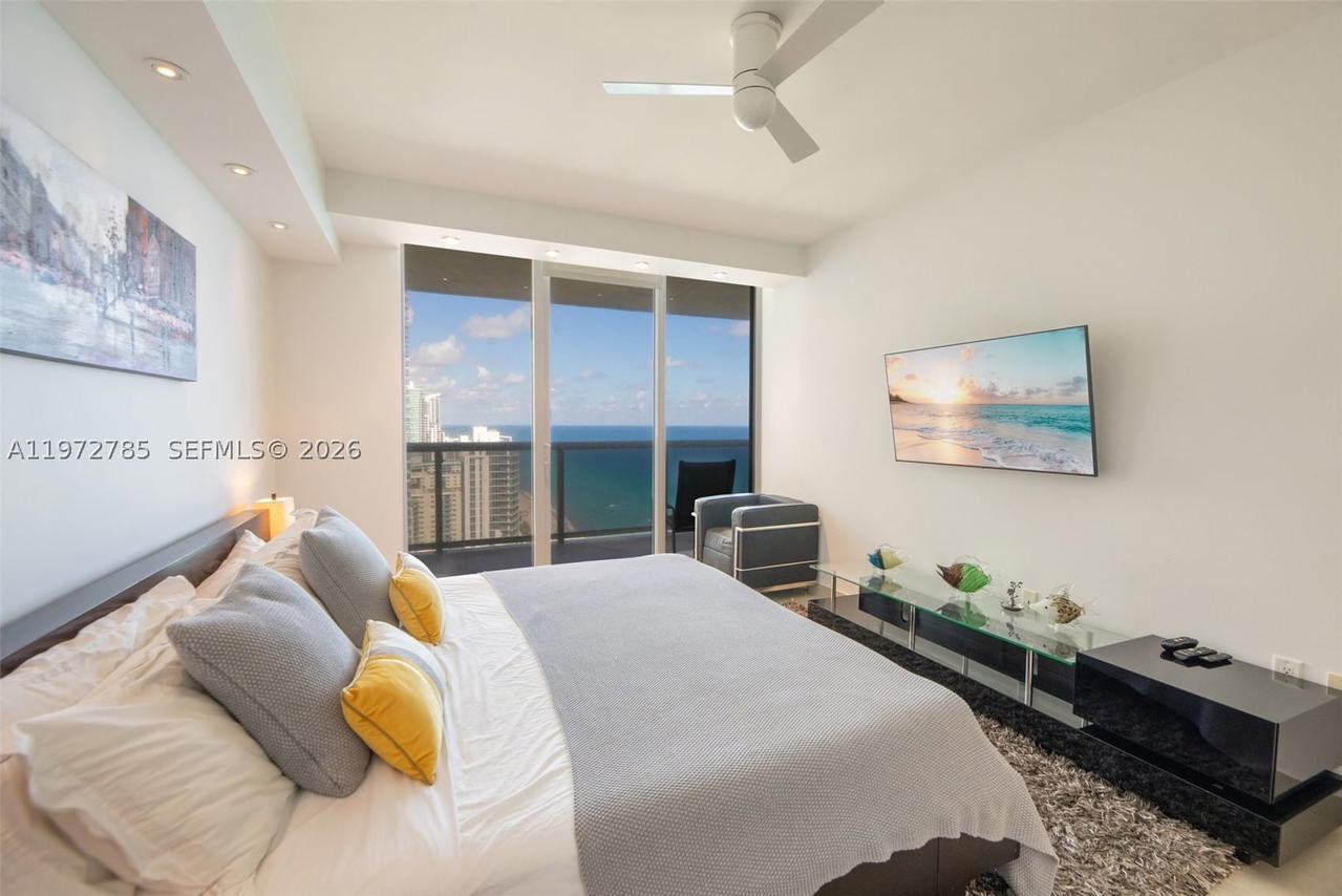 Real estate property located at 1830 Ocean Dr #3011, Broward, Beach Club Two Condo, Hallandale Beach, FL