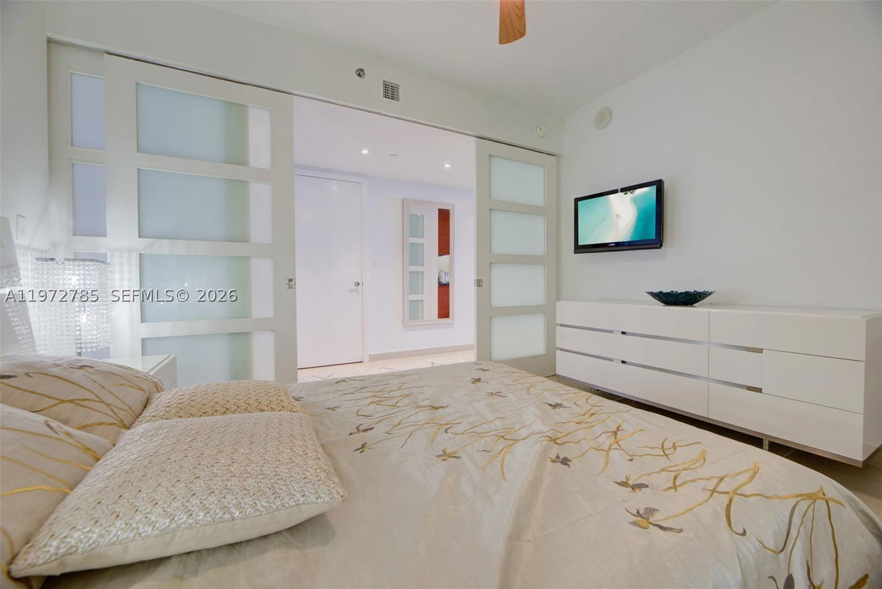 Real estate property located at 1830 Ocean Dr #3011, Broward, Beach Club Two Condo, Hallandale Beach, FL