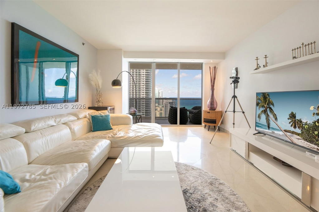 Real estate property located at 1830 Ocean Dr #3011, Broward, Beach Club Two Condo, Hallandale Beach, FL