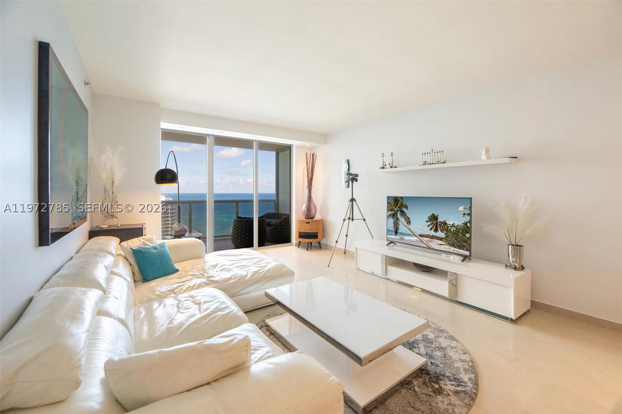 Real estate property located at 1830 Ocean Dr #3011, Broward, Beach Club Two Condo, Hallandale Beach, FL