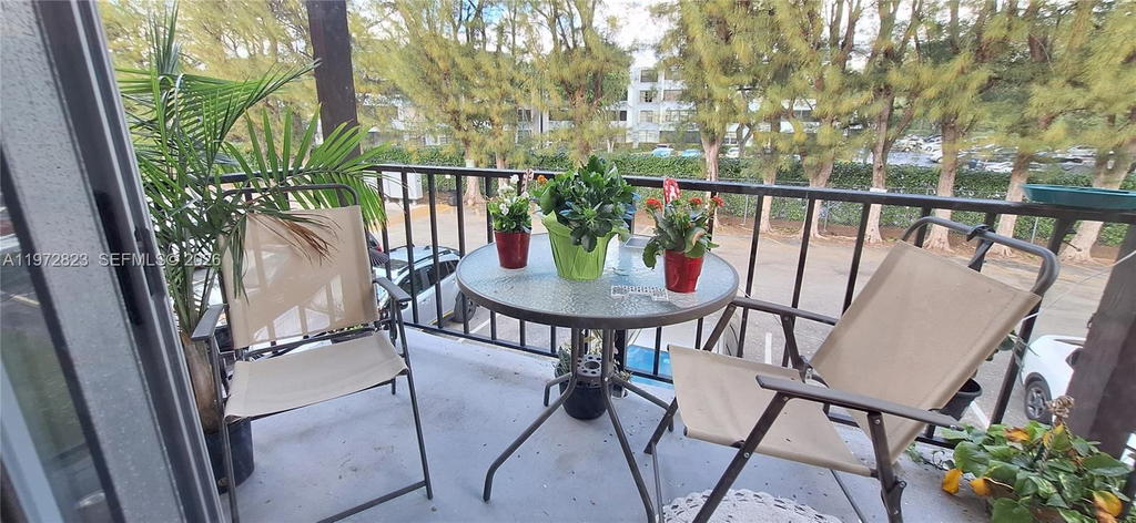 Real estate property located at 10832 Kendall Dr U16, Miami-dade, Spanish Trace Condo, Kendall, FL