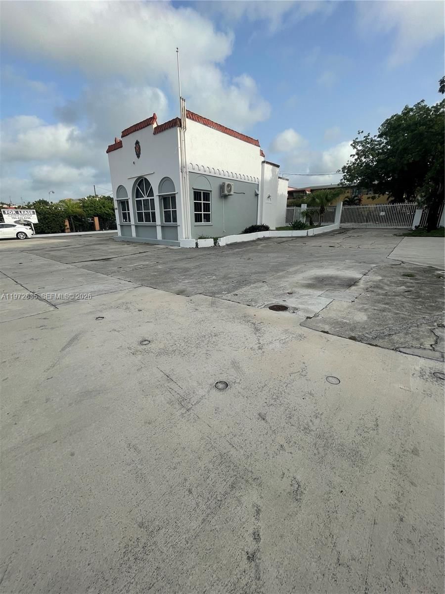 Real estate property located at 1505 Flagler St, Miami-dade, Lawrence Estates Land Cos, Miami, FL