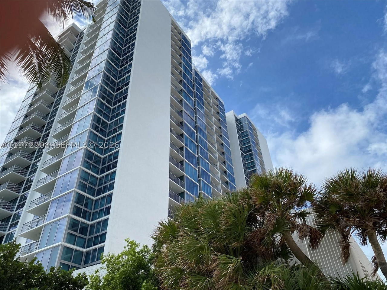 Real estate property located at 2655 Collins Ave #1404, Miami-dade, Mirasol Ocean Towers Cond, Miami Beach, FL