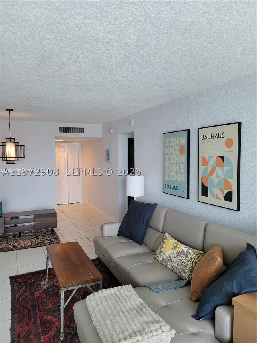 Real estate property located at 2655 Collins Ave #1404, Miami-dade, Mirasol Ocean Towers Cond, Miami Beach, FL