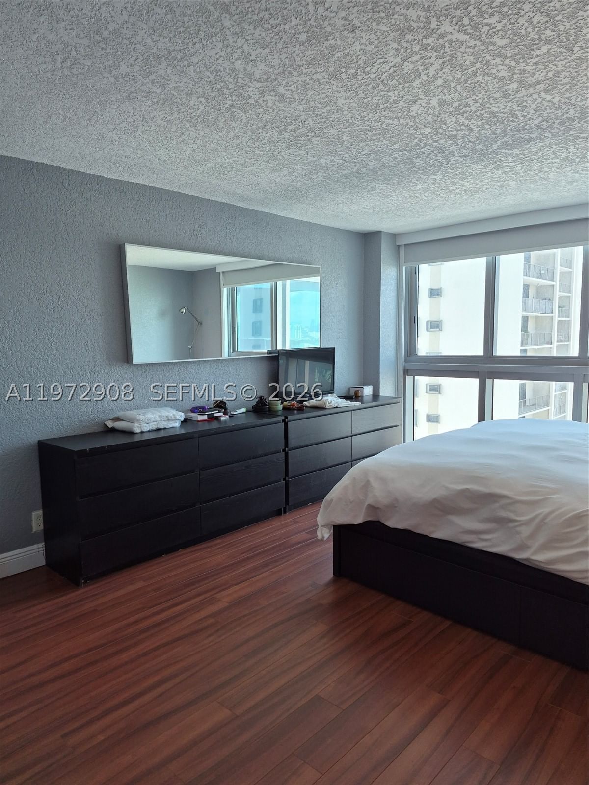 Real estate property located at 2655 Collins Ave #1404, Miami-dade, Mirasol Ocean Towers Cond, Miami Beach, FL