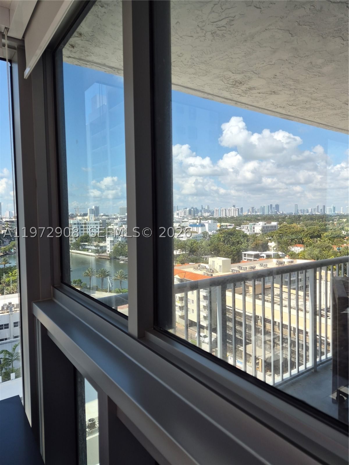 Real estate property located at 2655 Collins Ave #1404, Miami-dade, Mirasol Ocean Towers Cond, Miami Beach, FL