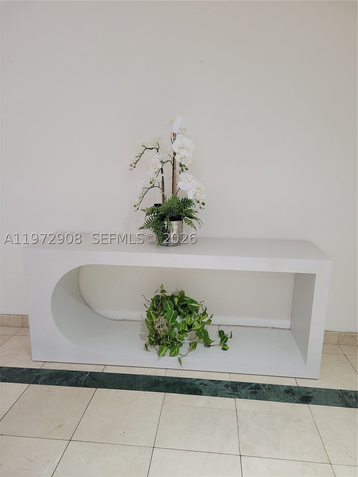 Real estate property located at 2655 Collins Ave #1404, Miami-dade, Mirasol Ocean Towers Cond, Miami Beach, FL