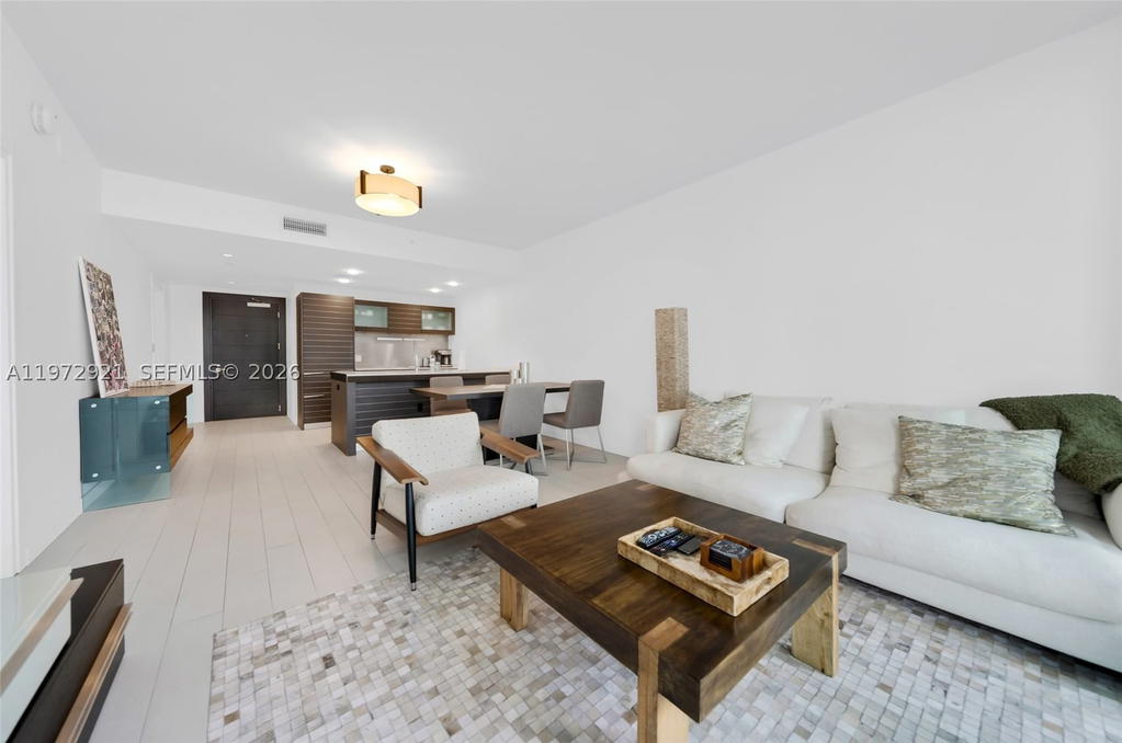 Real estate property located at 200 Biscayne Boulevard Way #3811, Miami-dade, Epic West Condo, Miami, FL