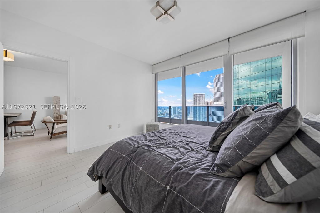 Real estate property located at 200 Biscayne Boulevard Way #3811, Miami-dade, Epic West Condo, Miami, FL
