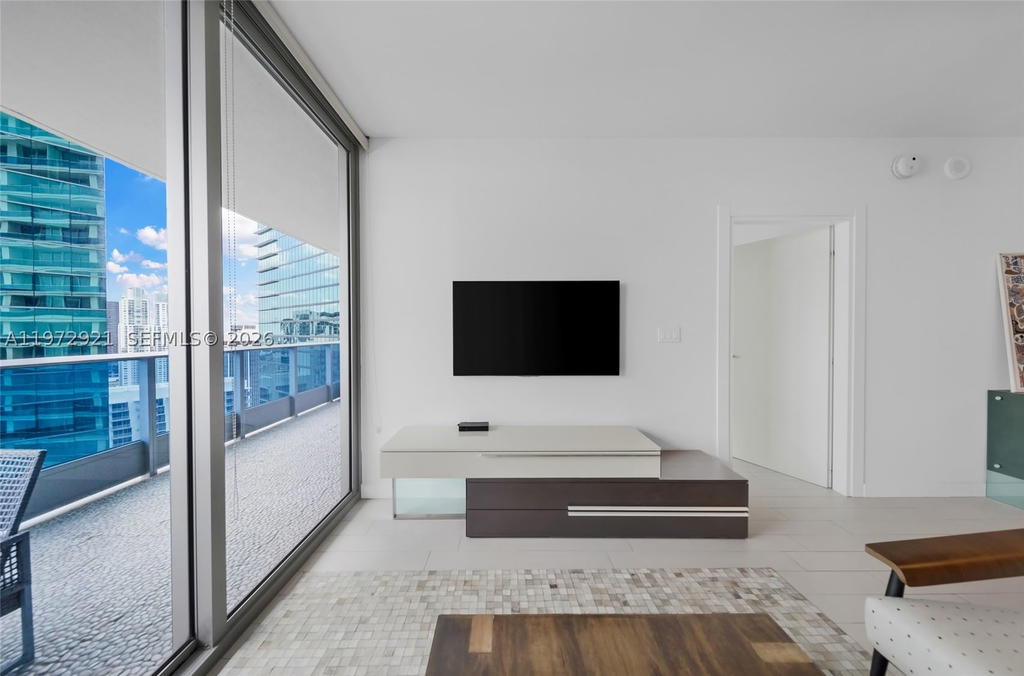 Real estate property located at 200 Biscayne Boulevard Way #3811, Miami-dade, Epic West Condo, Miami, FL
