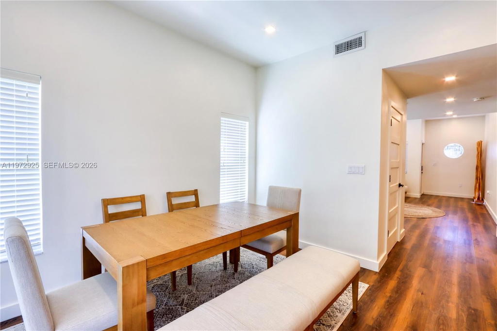 Real estate property located at 8905 221st Ter, Miami-dade, Lakes By The Bay Jay, Cutler Bay, FL