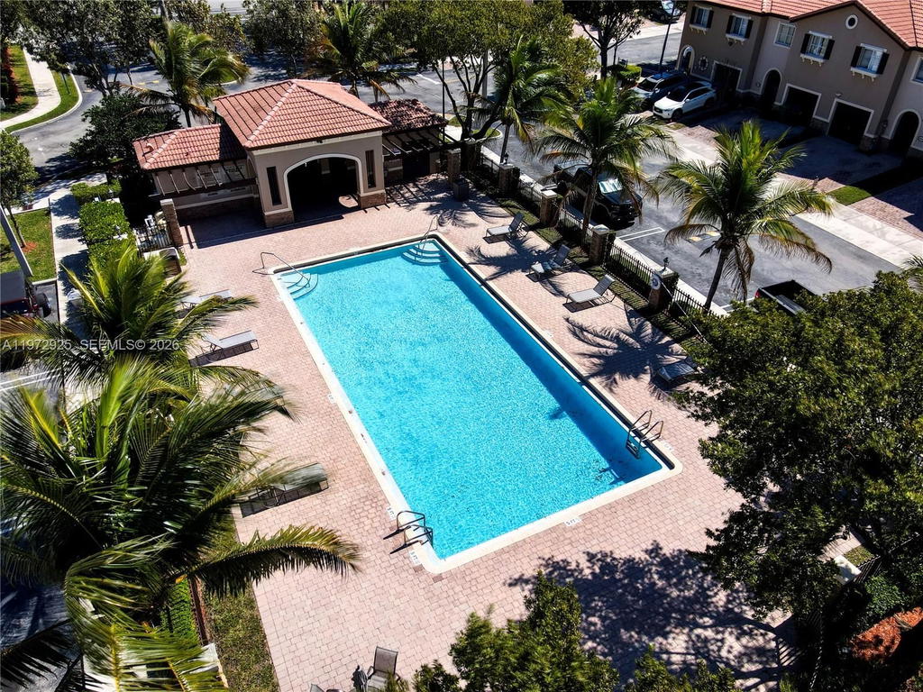 Real estate property located at 8905 221st Ter, Miami-dade, Lakes By The Bay Jay, Cutler Bay, FL