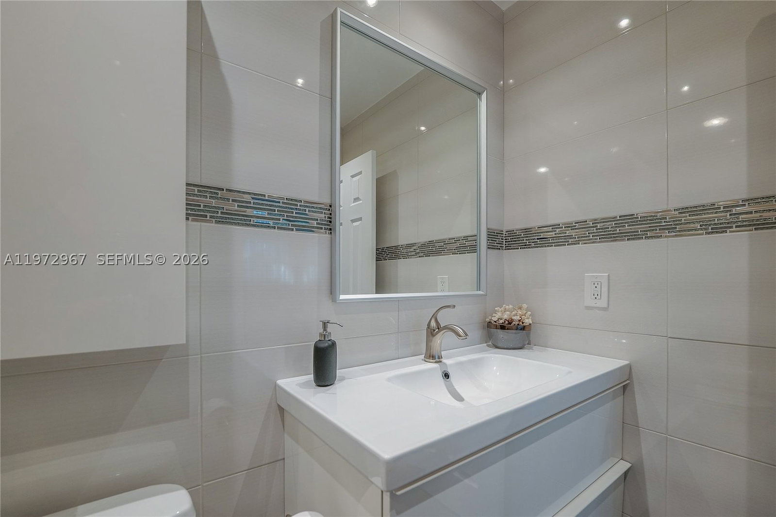 Real estate property located at 5171 Oakland Park Blvd #309, Broward, Petunia Gardens Condo, Lauderdale Lakes, FL