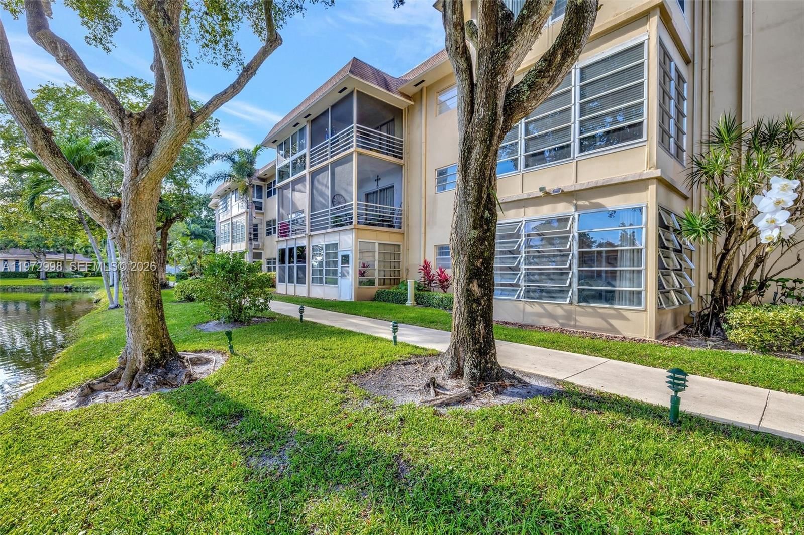 Real estate property located at 5002 35th St #306, Broward, Usnee Gardens Condo, Lauderdale Lakes, FL
