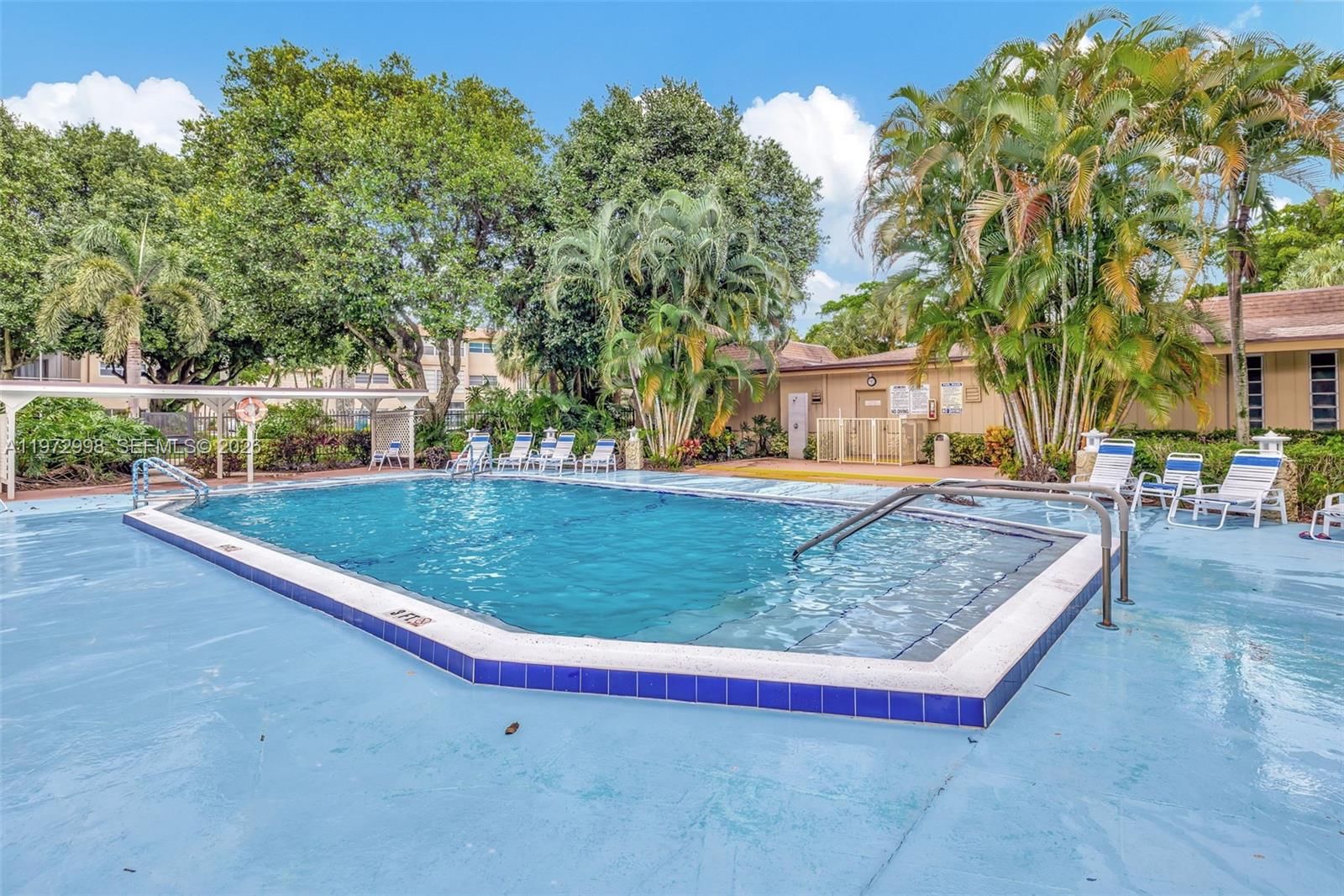 Real estate property located at 5002 35th St #306, Broward, Usnee Gardens Condo, Lauderdale Lakes, FL
