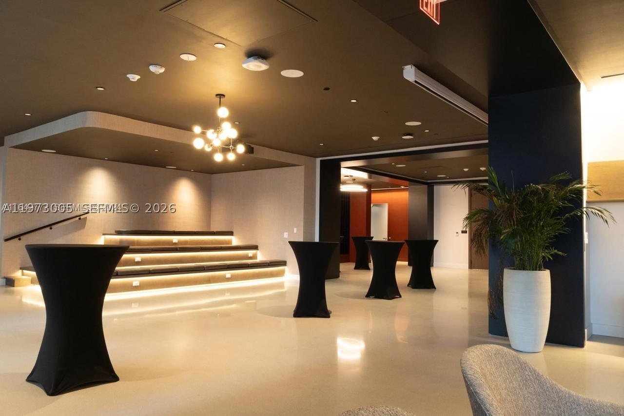Real estate property located at 159 6th St #4811, Miami-dade, Gale Miami, Miami, FL