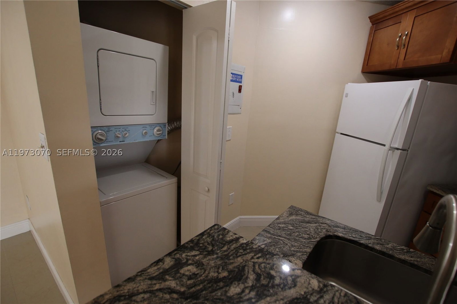 Real estate property located at 690 Park Dr #2-204, Miami-dade, West Gardens Village Cond, Miami, FL