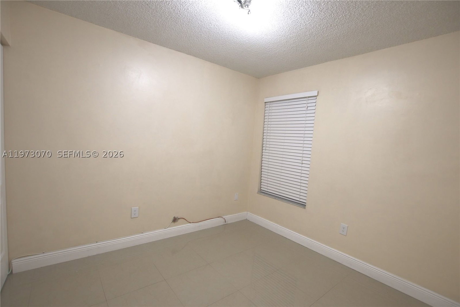 Real estate property located at 690 Park Dr #2-204, Miami-dade, West Gardens Village Cond, Miami, FL