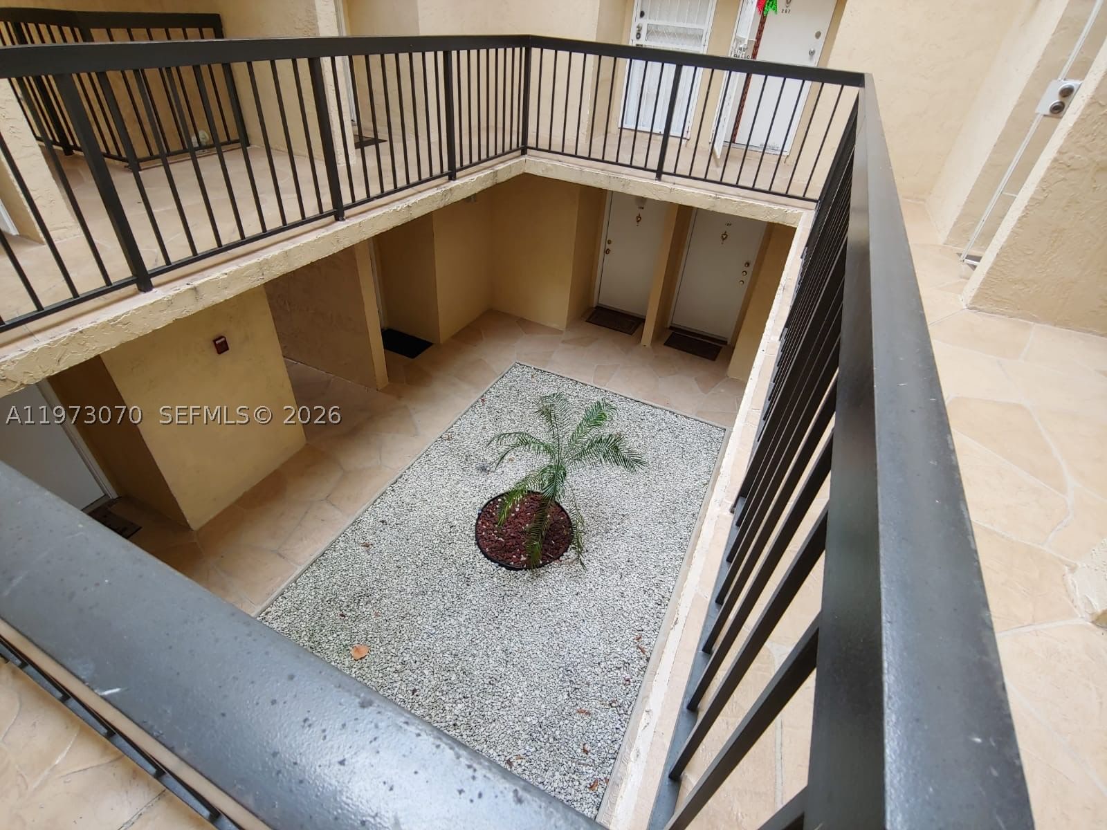 Real estate property located at 690 Park Dr #2-204, Miami-dade, West Gardens Village Cond, Miami, FL