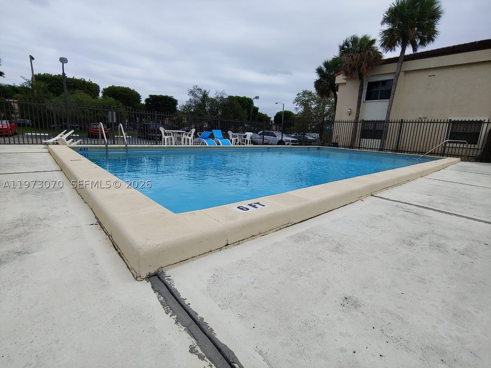 Real estate property located at 690 Park Dr #2-204, Miami-dade, West Gardens Village Cond, Miami, FL