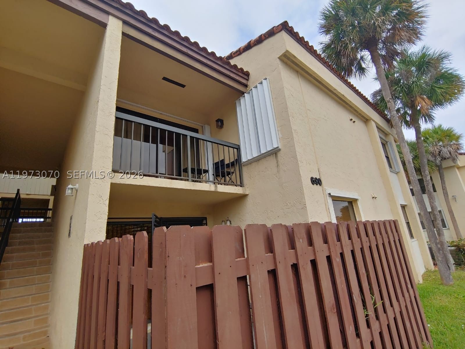 Real estate property located at 690 Park Dr #2-204, Miami-dade, West Gardens Village Cond, Miami, FL