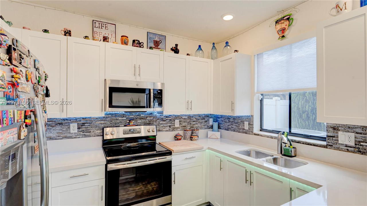 Real estate property located at 3494 106th Ter, Miami-dade, Aquabella Section Two, Hialeah, FL