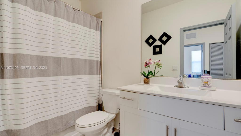 Real estate property located at 3494 106th Ter, Miami-dade, Aquabella Section Two, Hialeah, FL
