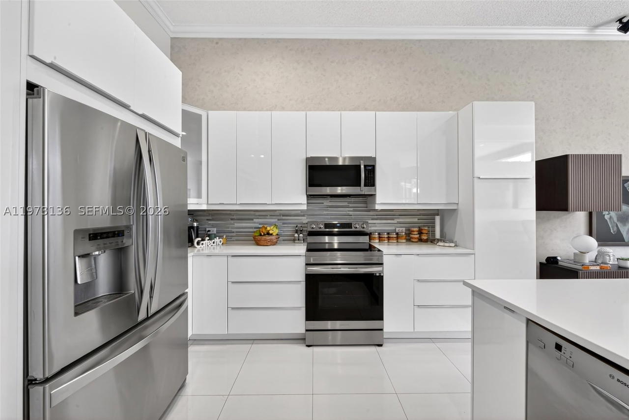 Real estate property located at 1623 Blue Jay Cir, Broward, Savanna, Weston, FL