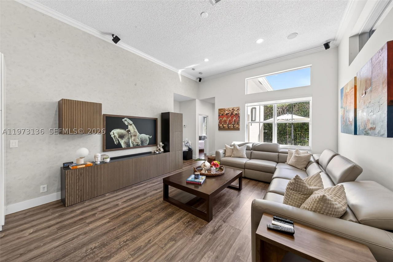 Real estate property located at 1623 Blue Jay Cir, Broward, Savanna, Weston, FL