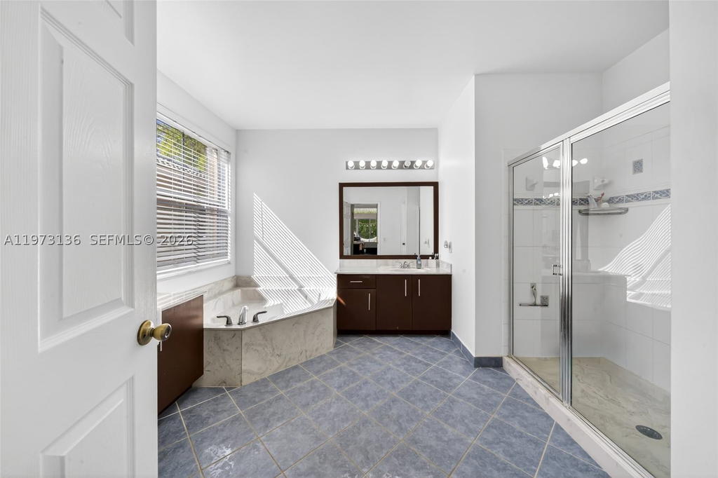 Real estate property located at 1623 Blue Jay Cir, Broward, Savanna, Weston, FL