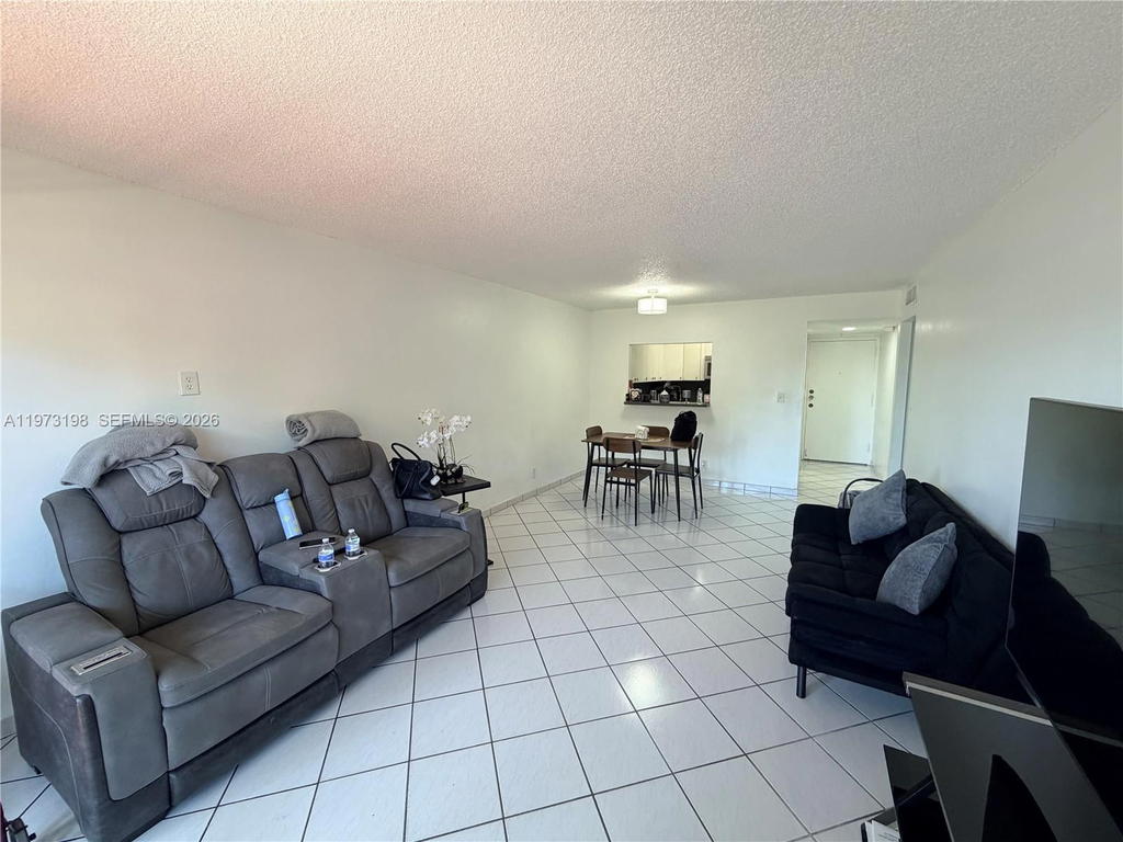 Real estate property located at 1825 44th Pl #206, Miami-dade, Imperial Terraces Condo, Hialeah, FL