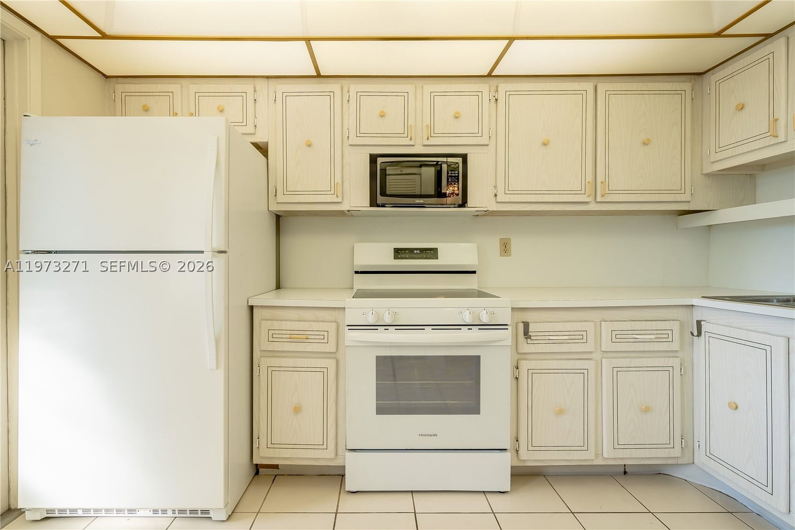 Real estate property located at 1445 Atlantic Shores Blvd #210, Broward, Fairways Royale Condo, Hallandale Beach, FL