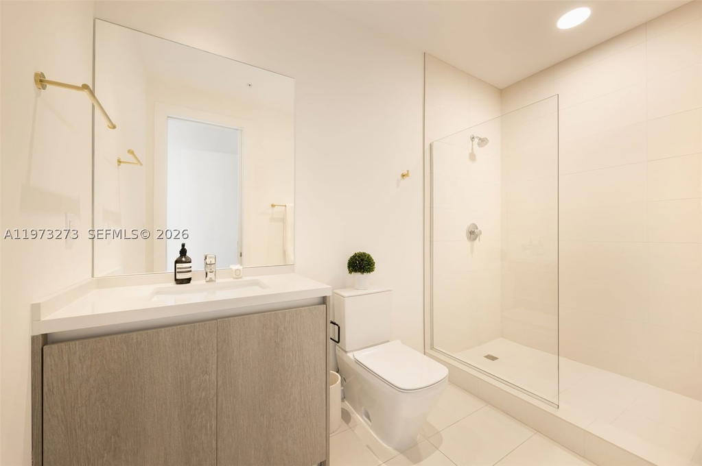 Real estate property located at 3156 27th Ave #305, Miami-dade, Cornelia M Day Sub, Coconut Grove, FL