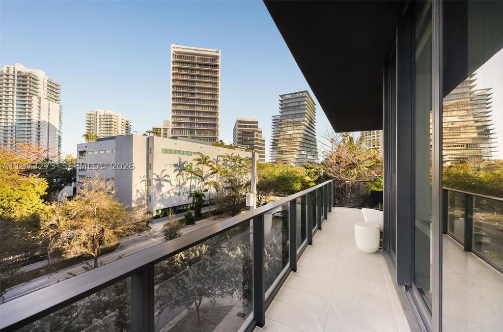 Real estate property located at 3156 27th Ave #305, Miami-dade, Cornelia M Day Sub, Coconut Grove, FL
