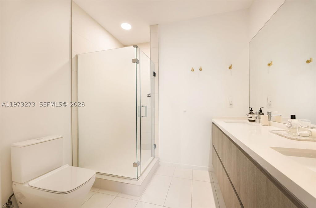 Real estate property located at 3156 27th Ave #305, Miami-dade, Cornelia M Day Sub, Coconut Grove, FL