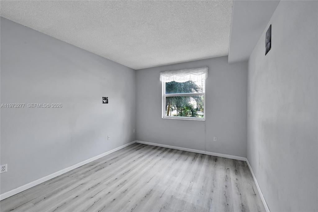 Real estate property located at 17150 Bay Rd #2210, Miami-dade, Porto Bellagio Condo, Sunny Isles Beach, FL