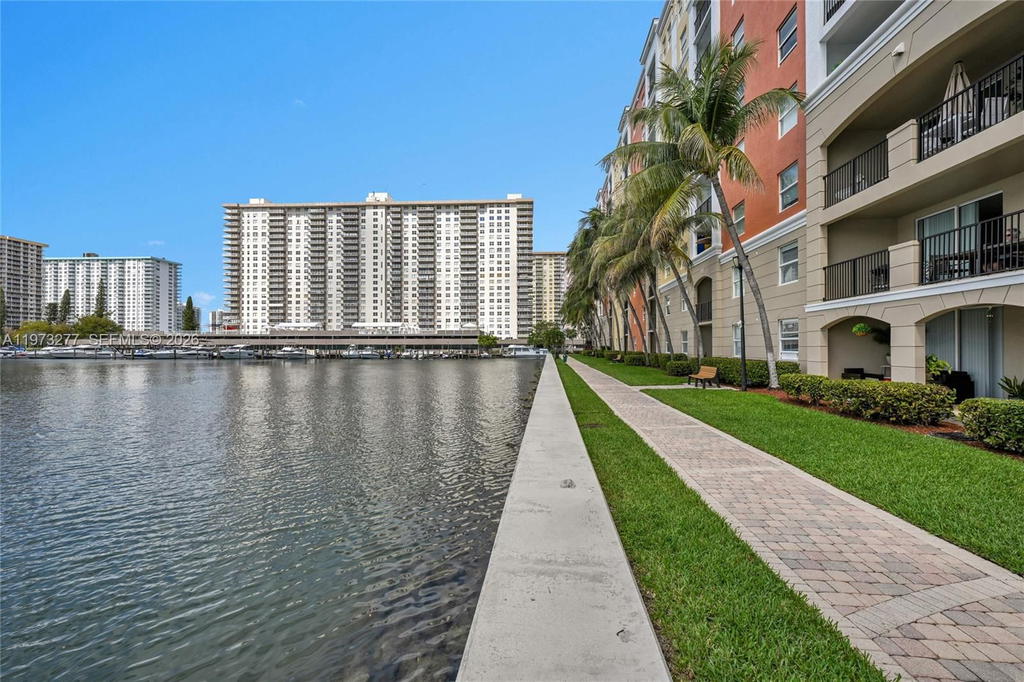 Real estate property located at 17150 Bay Rd #2210, Miami-dade, Porto Bellagio Condo, Sunny Isles Beach, FL