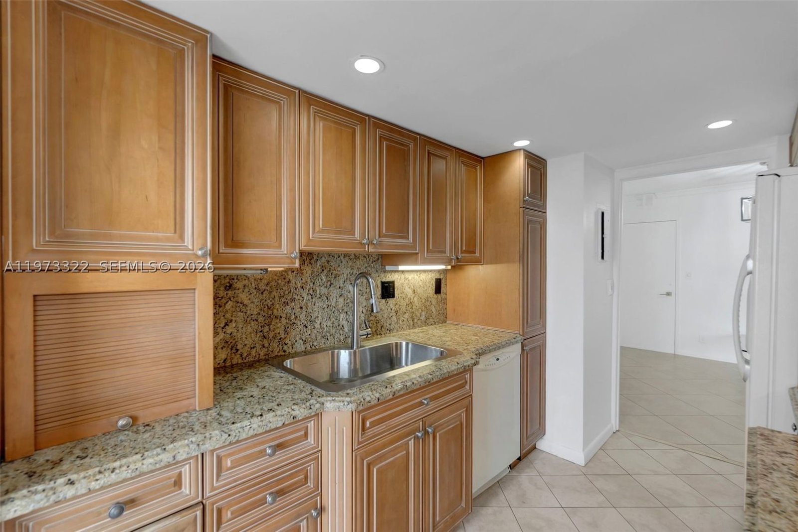 Real estate property located at 2701 Ocean Boulevard #14B, Broward, Embassy Tower Inc Condo, Fort Lauderdale, FL