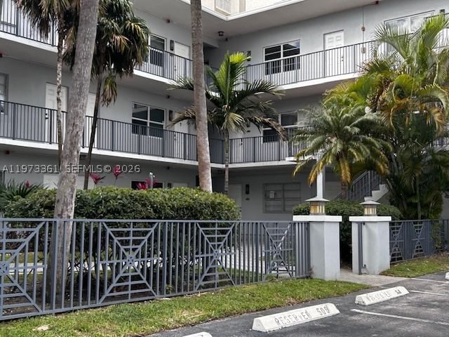 Real estate property located at 2200 Ocean Dr N102, Broward, Waterway @ Hollywood Beac, Hollywood, FL