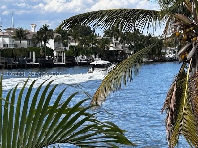Real estate property located at 2200 Ocean Dr N102, Broward, Waterway @ Hollywood Beac, Hollywood, FL