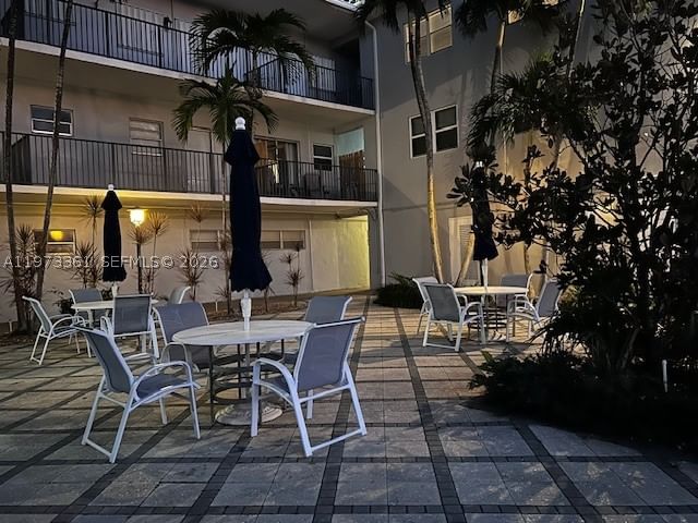 Real estate property located at 2200 Ocean Dr N102, Broward, Waterway @ Hollywood Beac, Hollywood, FL